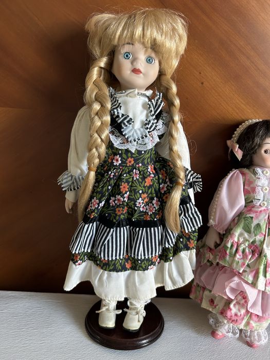 Bonecas de porcelana