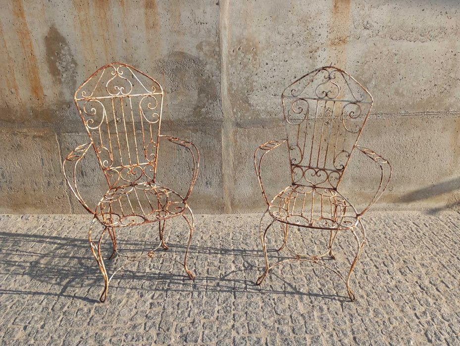 Par de cadeiras de jardim vintage em ferro
