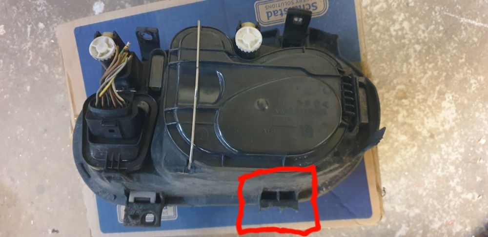 Lampa reflektor przód kpl. GOLF 4