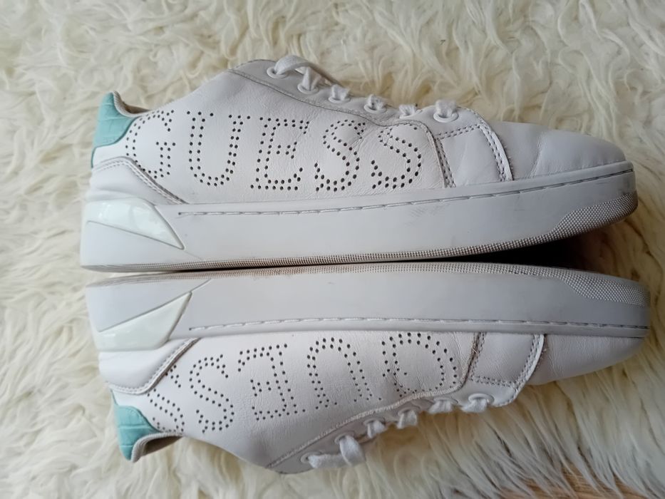 Buty Sneakersy Guess r.39 skóra naturalna białe