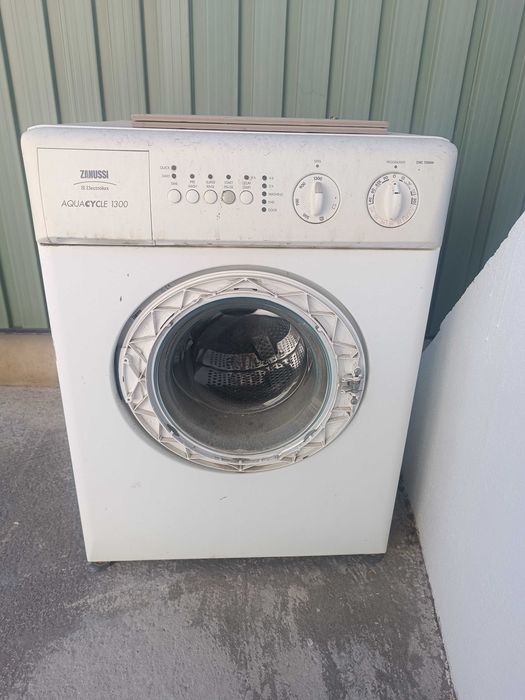Maq lavar roupa Zanussi aquacycle 1300 avariada
