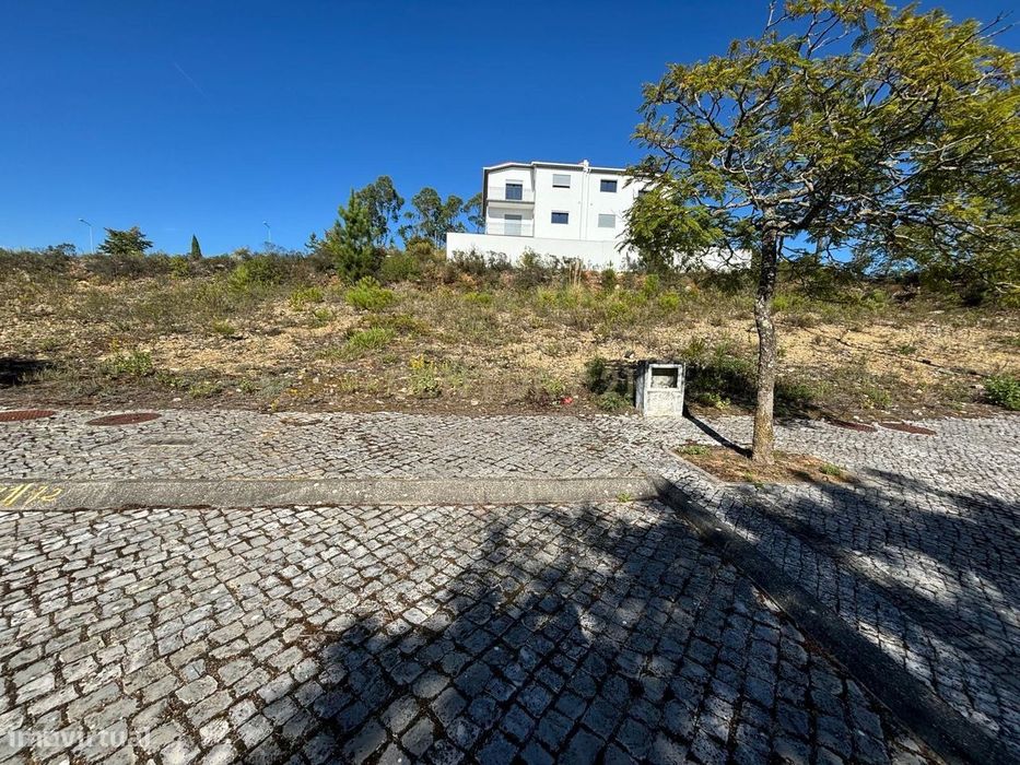 Lote de terreno  para  construção de Moradia Geminada