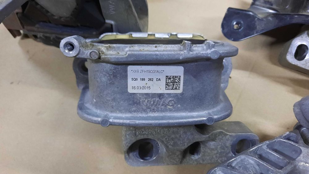 Подушка двигуна VAG групи 5Q0199262BH 5Q0199262DA 04L199207 5Q0199555Q