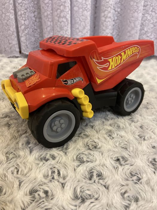 Самоскид (самосвал) Hotwheels