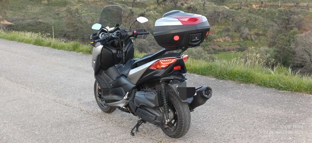 Vendo Moto Yamaha X-MAX 400 como nova . 12000 km