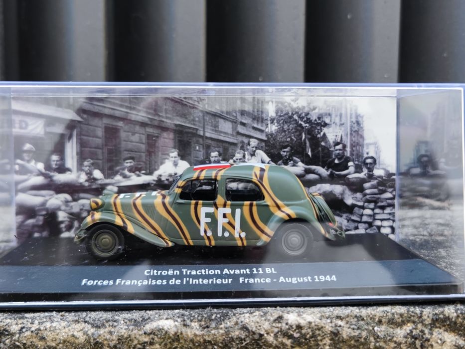 Citroën traction Avant 1/43 Miniatura