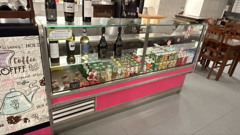 Vitrine Refrigerada Profissional para Pastelaria / Café