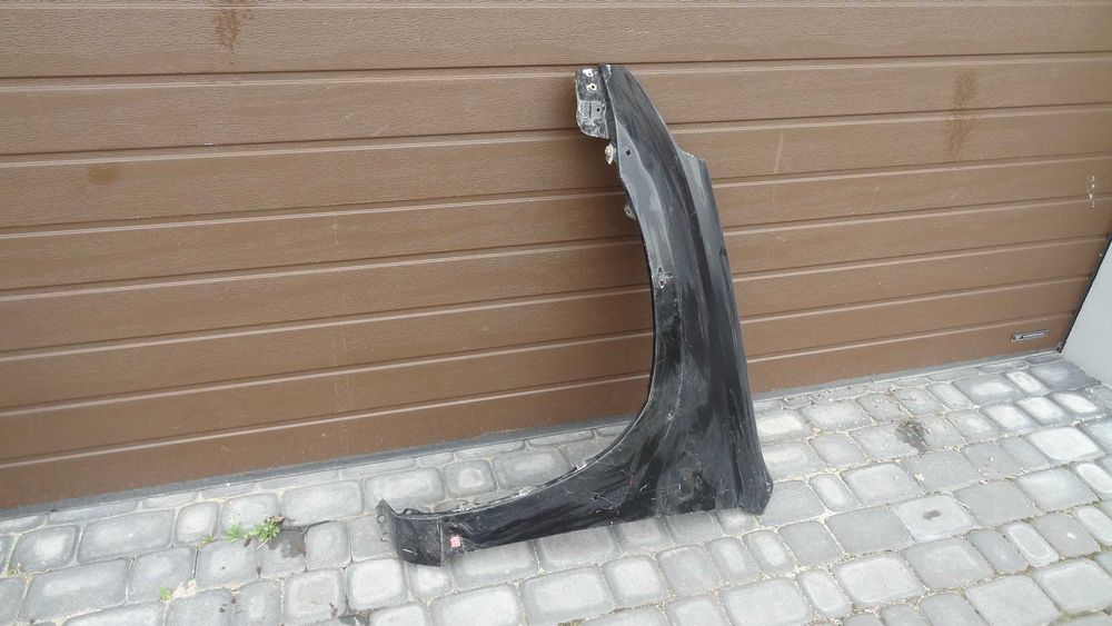 Toyota rav4 II 00-05 błotnik przód lewy