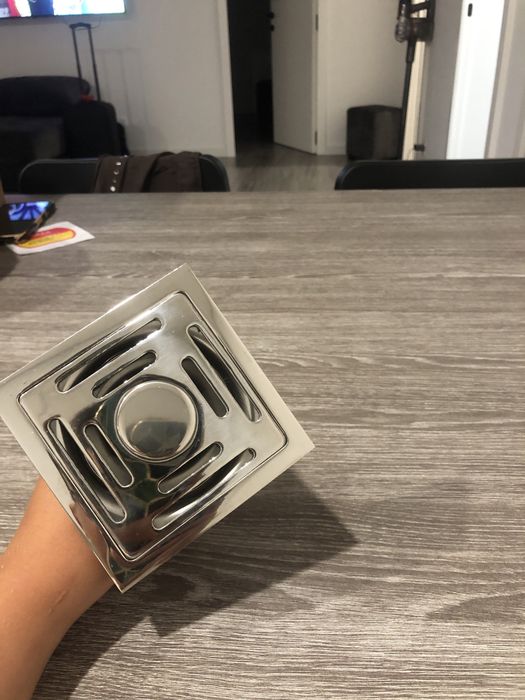 Vendo Ralo de chão automatico normalmente usado para quartos de banho,duches,cozinhas ou varandas