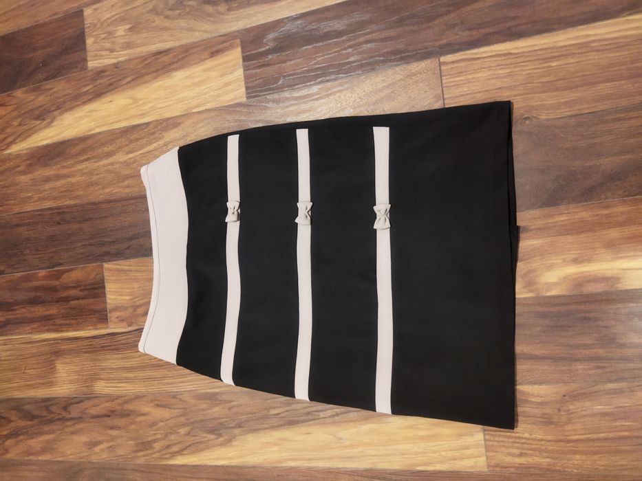 Elegancka spódnica M