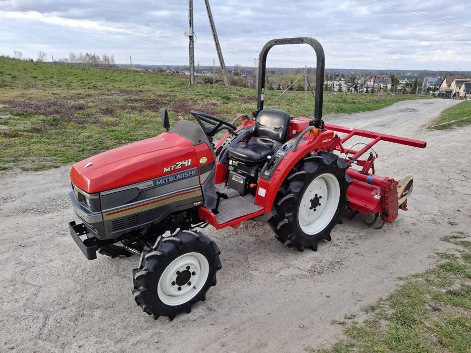 Traktorek japoński 4x4 Mitsubishi MT 241 piekny stan