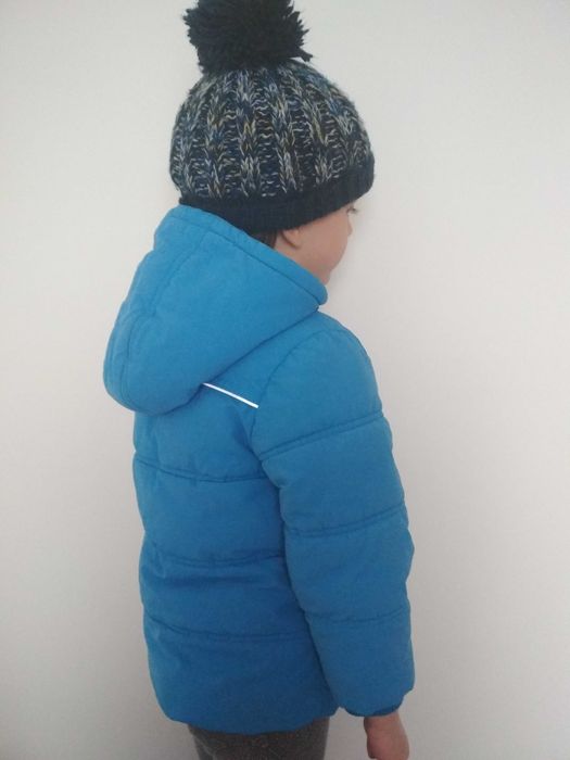 Gruba kurtka zimowa chłopięca chłopiec r. 92 M&S na ekspres czapka