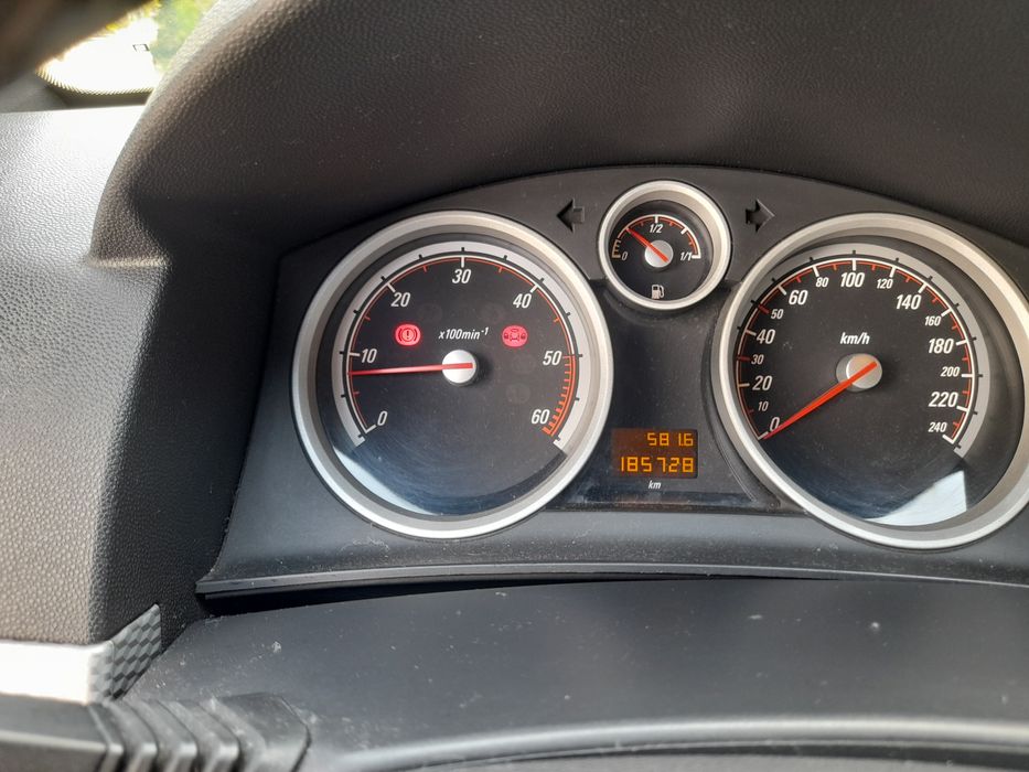 Opel Astra H GTC 1.3 cdti