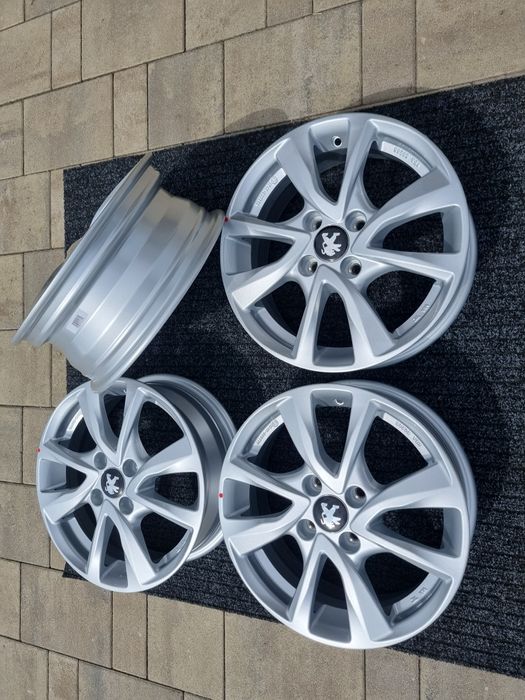 Peugeot 107 15" felgi alumniowe 4x100 alufelgi czarny połysk