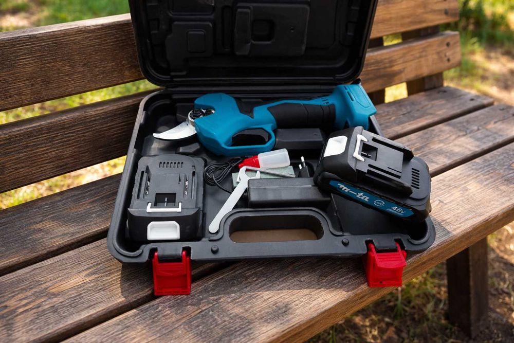 Секатор аккумуляторный Макита MS0141 Сучкорез Веткорез Сікатор Ножницы