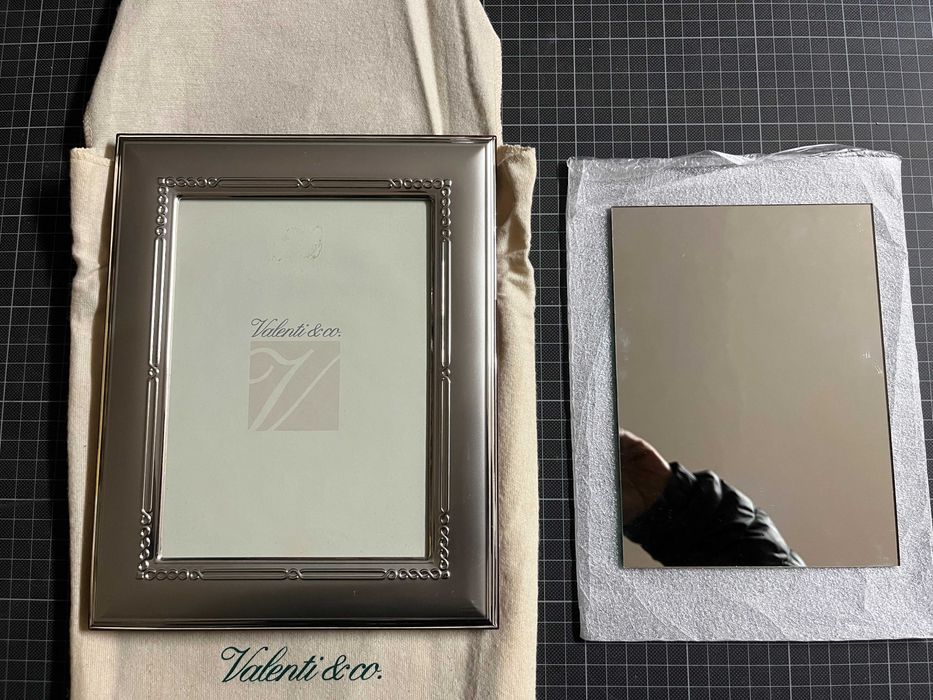 Moldura de madeira e prata 25 X 19,5 cm