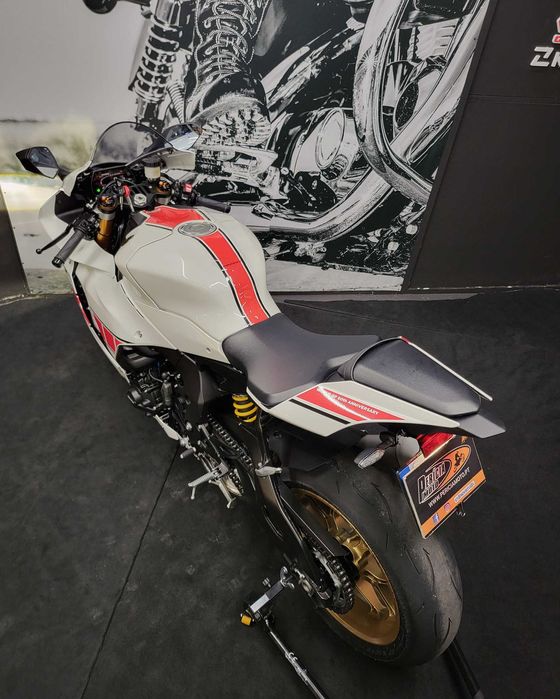 Yamaha YZF-R1 world GP 60th