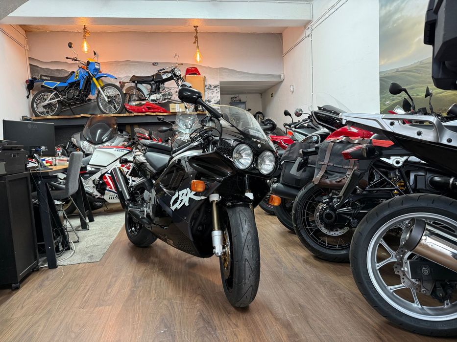 Honda CBR  900 RR
