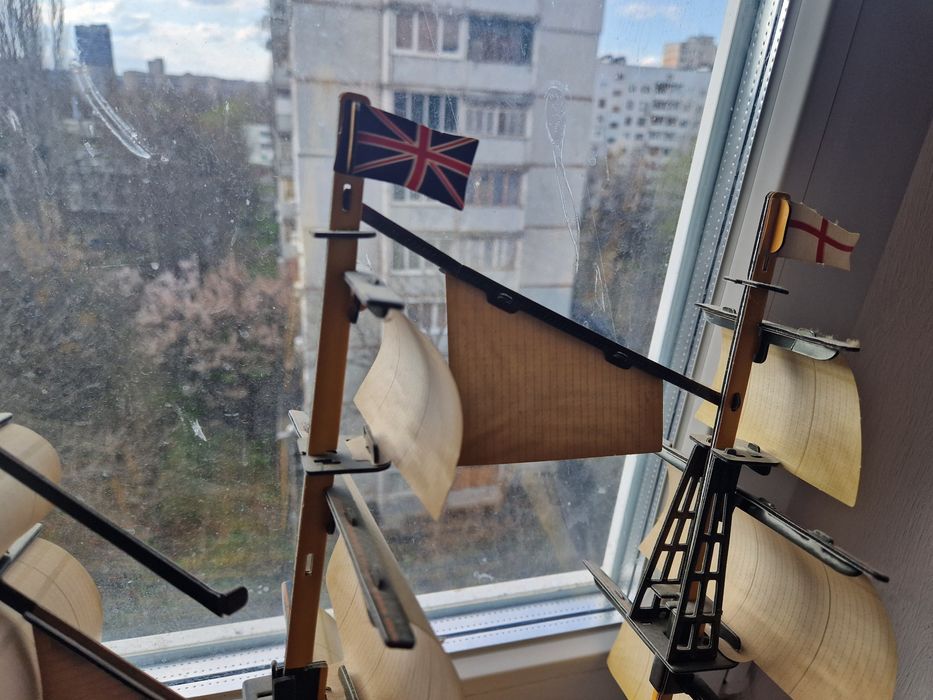 Продам фригат из плотного картонаа