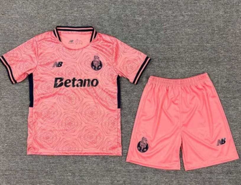 Conjuntos (calções e camisolas)  e camisolas de boa qualidade - Clubes