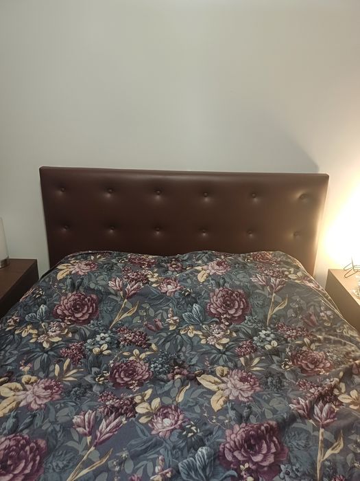 Cama com arrumação