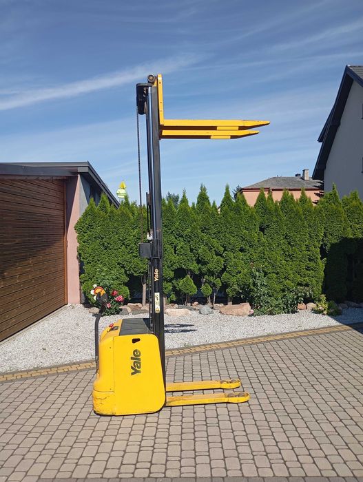 Wózek paletowy masztowy elektryczny widłowy Yale