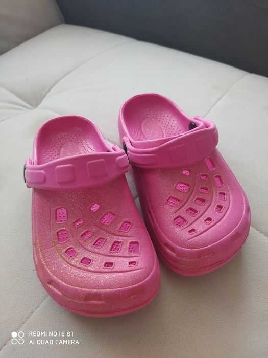 Buty klapki ogrodowe na basen