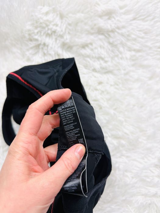 Biustonosz sportowy fiszbiny 80F czarny