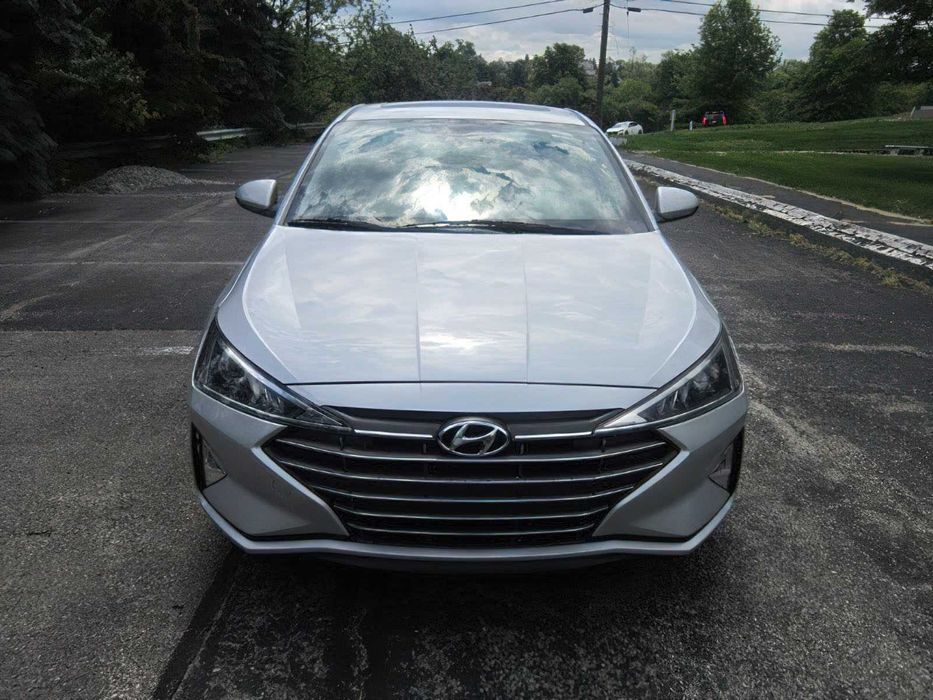 Hyundai Elantra Limited      2019