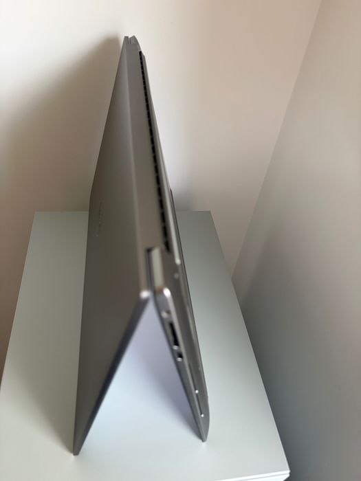 Laptop Dell Precision 5570• Intel i7-12800H•32GB RAM•NVIDIA RTX A1000