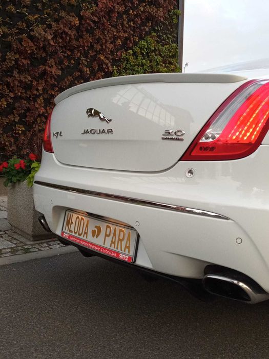 Piękny i komfortowy Jaguar XJL - Auto Na Wesele