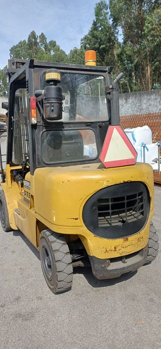 Empilhador CAT 30