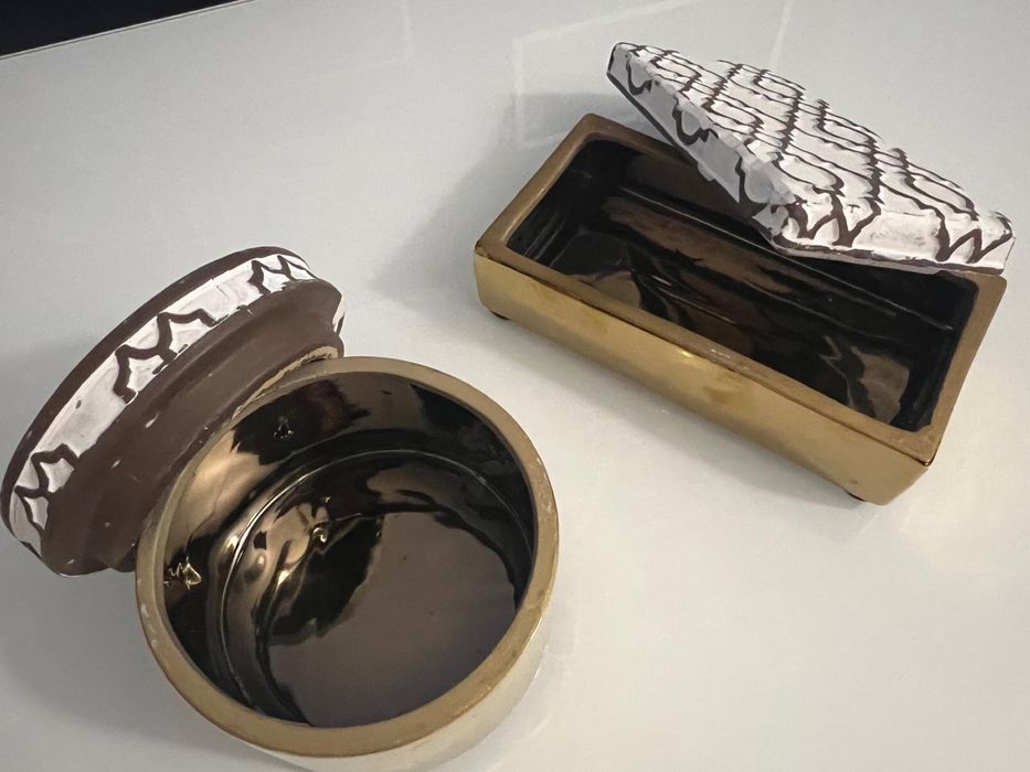 Caixas de arrumação douradas