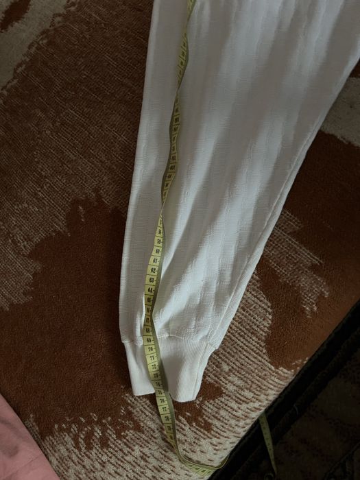 Kardigan kolor ekru na guziki z kapturem