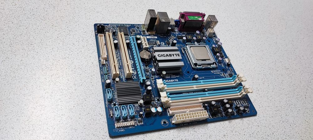 Motherboard Gigabyte Ga-G41M- Combo ( Socket/LGA 775) suporta DDR3
