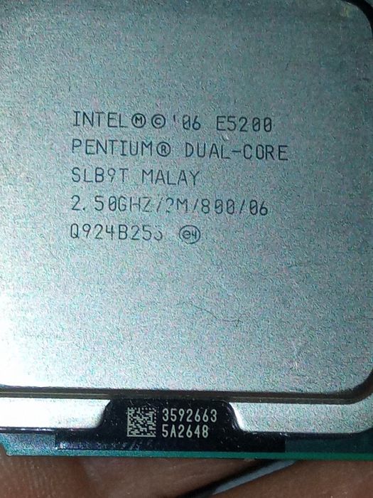 Процесори Socket 775 CeleronD331 2,66 GHz ,Intel  E5200 2,5GHz