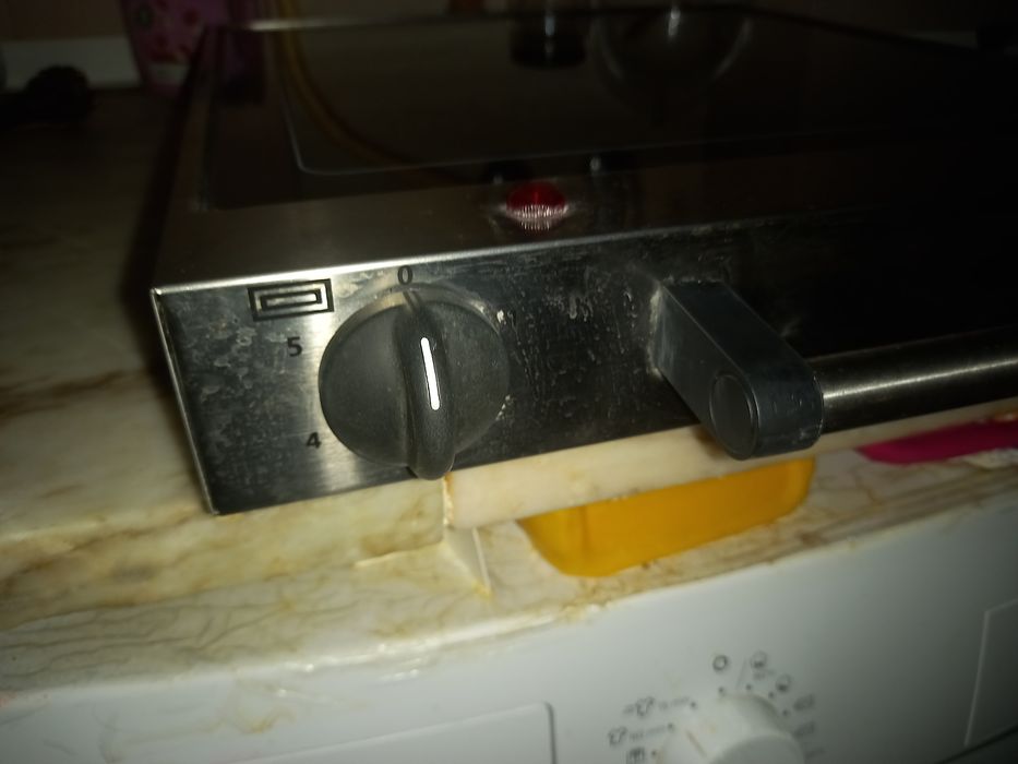 Grelhador marca Junex