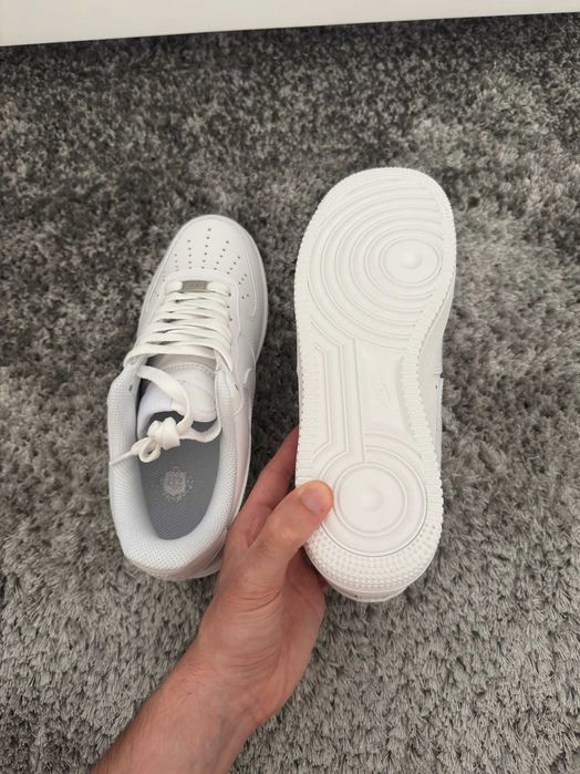 Ténis Nike Air Force brancos (41)