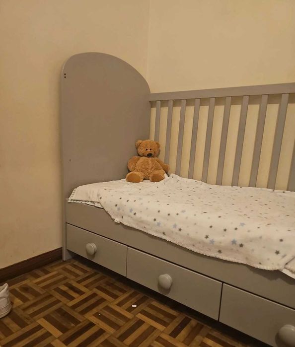 Berço progressivo IKEA Gonatt com 3 gavetas (vira cama)