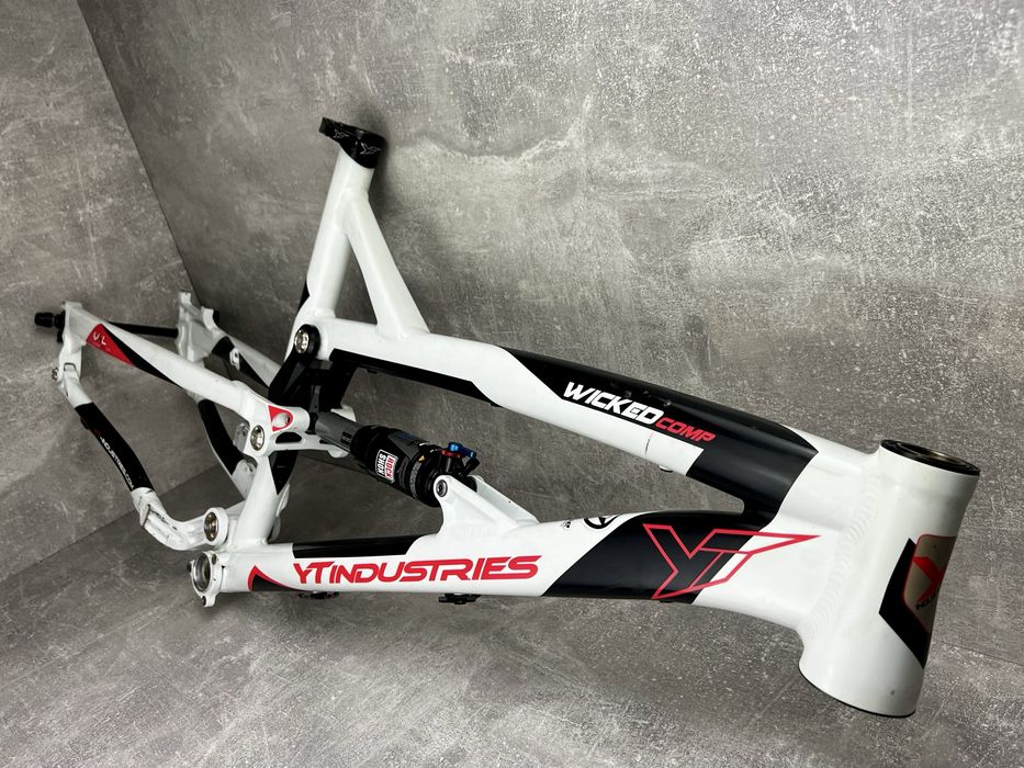 Топова ендуро рама YT Wicked Comp specialized commencal