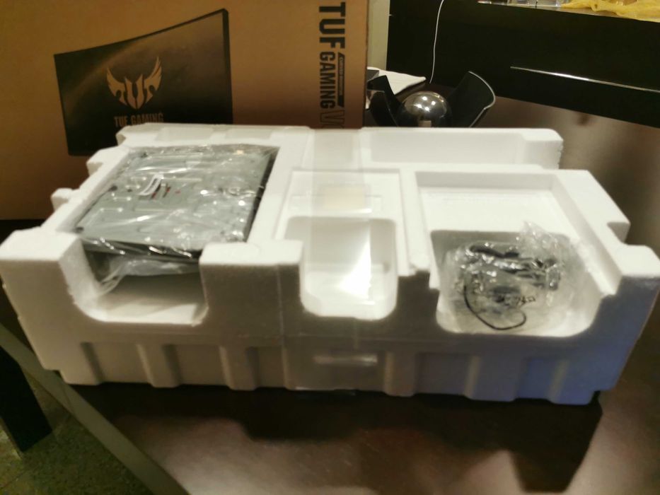 Monitor Asus tuf gaming vg24v