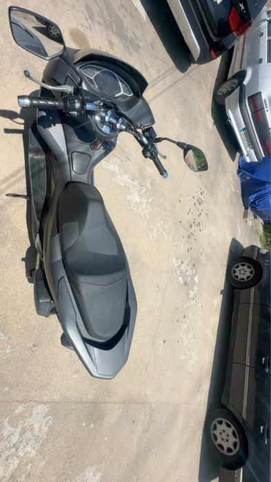 Vendo pcx com 20mil km