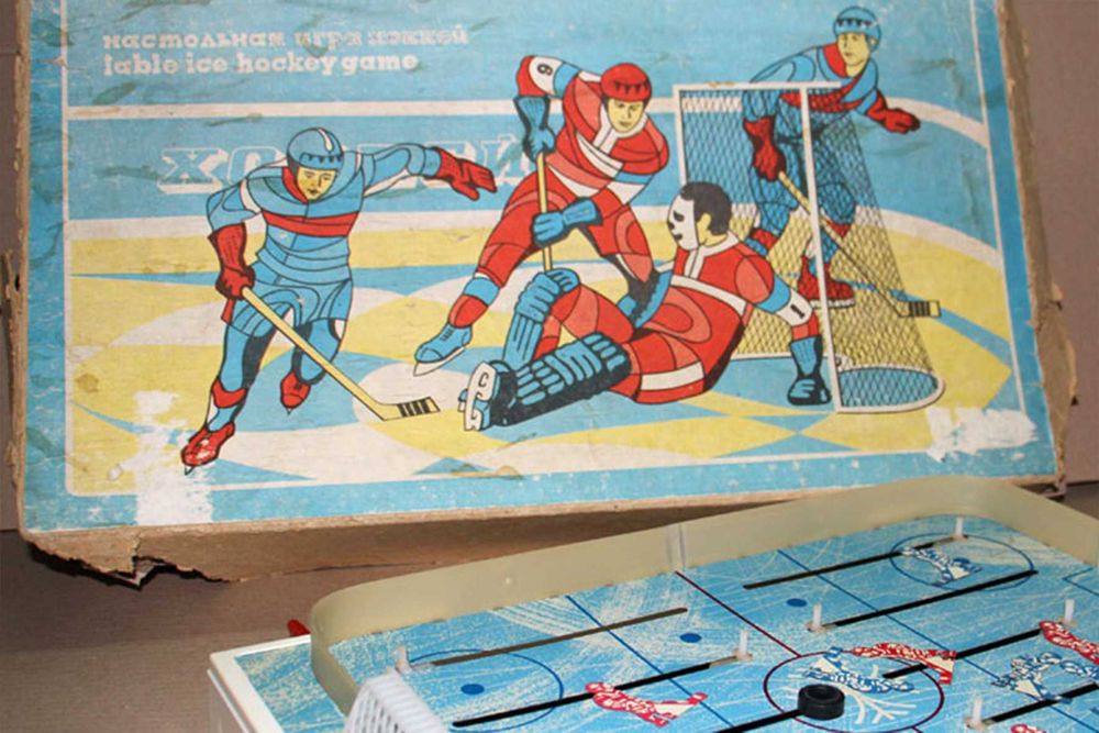 Хоккеисты и ворота от игры Хоккей СССР, только то что на фото 1 и 2