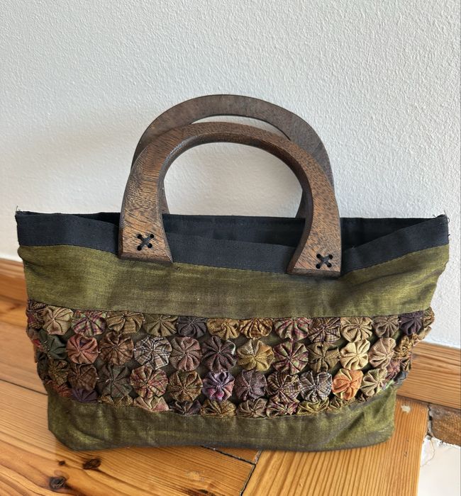 Ślicznie zdobiona torebka do ręki