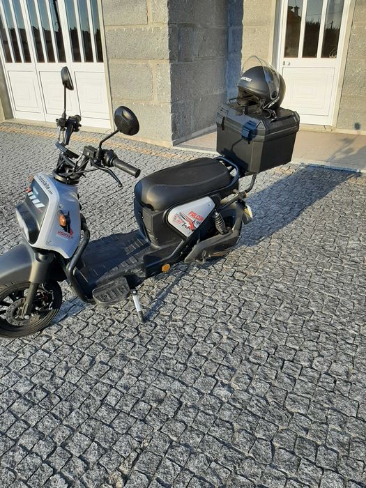 Mota eléctrica como nova