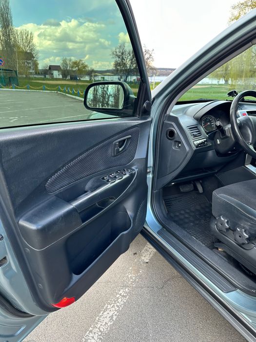 Продаж авто Tucson 2006 року