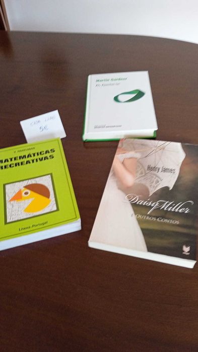 Livros novos e antigos