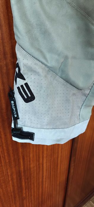 Calças Empire Contact Zero