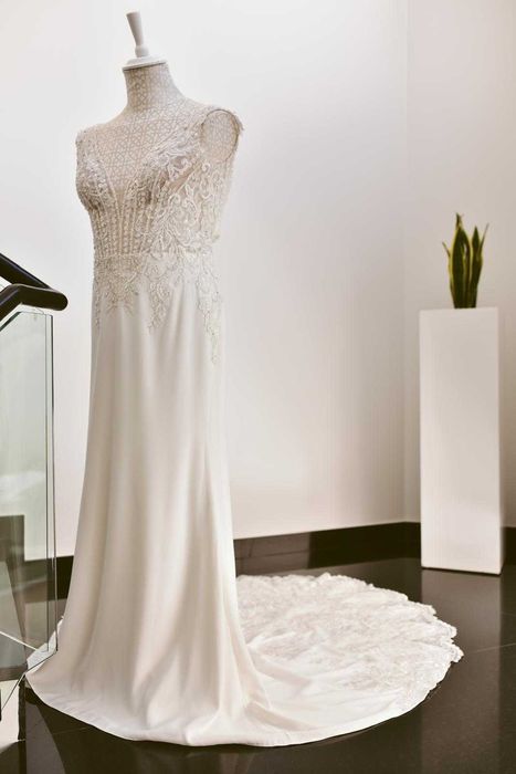 Vestido de Noiva Elegante e Cheio de Detalhes – UK 12