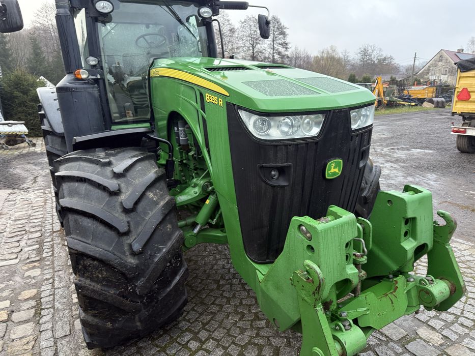 John Deere 8335R